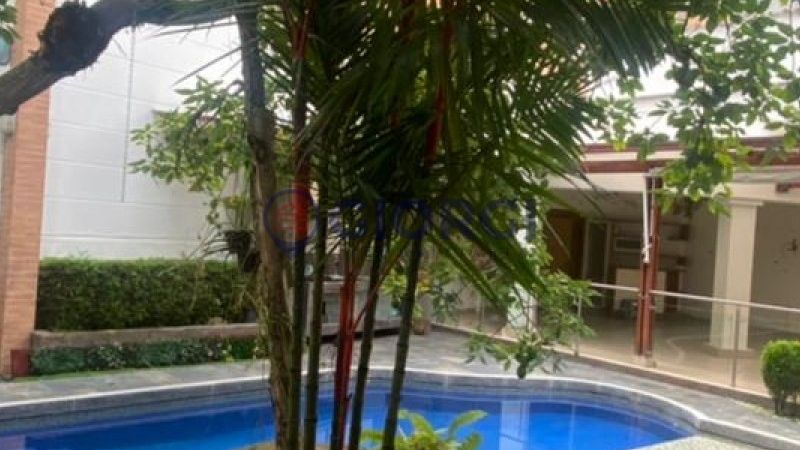 Cra. 40 N. 48-